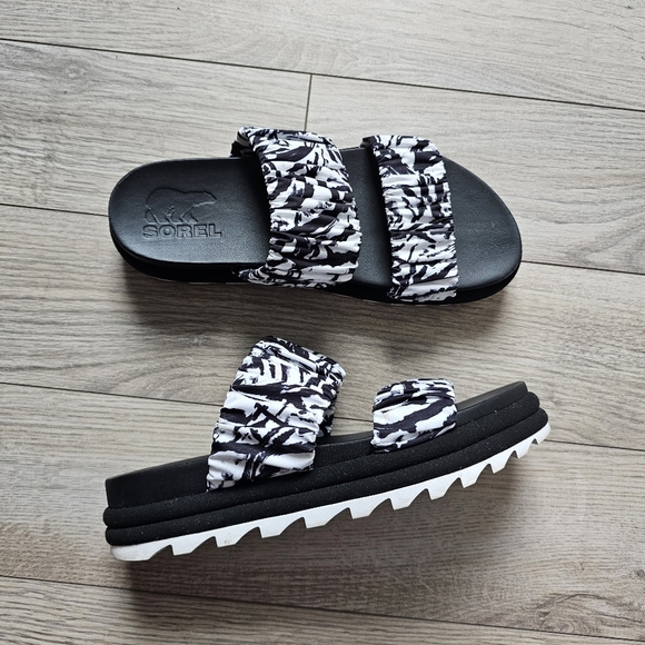 Sorel Women's Roaming Two Strap Slide Flat Sandal - Picture 2 of 7